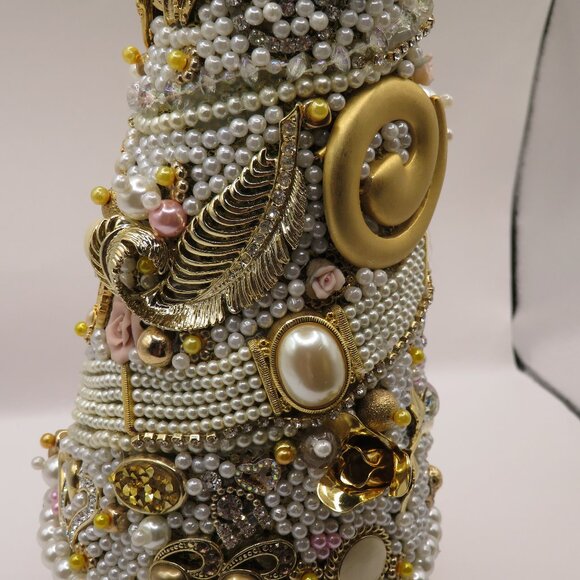 Hand crafted Upcycled Vintage to Modern Jewelry Christmas Tree - Picture 4 of 10